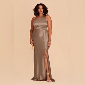 Elegant One-Shoulder Satin Gown